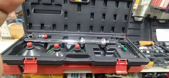 لبيع جميع انواع العدد والمعدات وتجهيز المغاسل ولورش 35