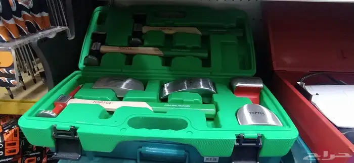 لبيع جميع انواع العدد والمعدات وتجهيز المغاسل ولورش 36