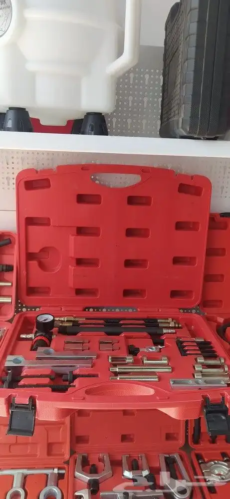 لبيع جميع انواع العدد والمعدات وتجهيز المغاسل ولورش 23