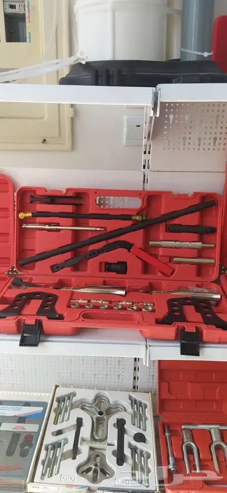 لبيع جميع انواع العدد والمعدات وتجهيز المغاسل ولورش 22