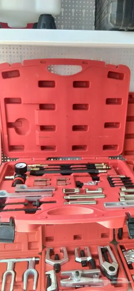 لبيع جميع انواع العدد والمعدات وتجهيز المغاسل ولورش 25