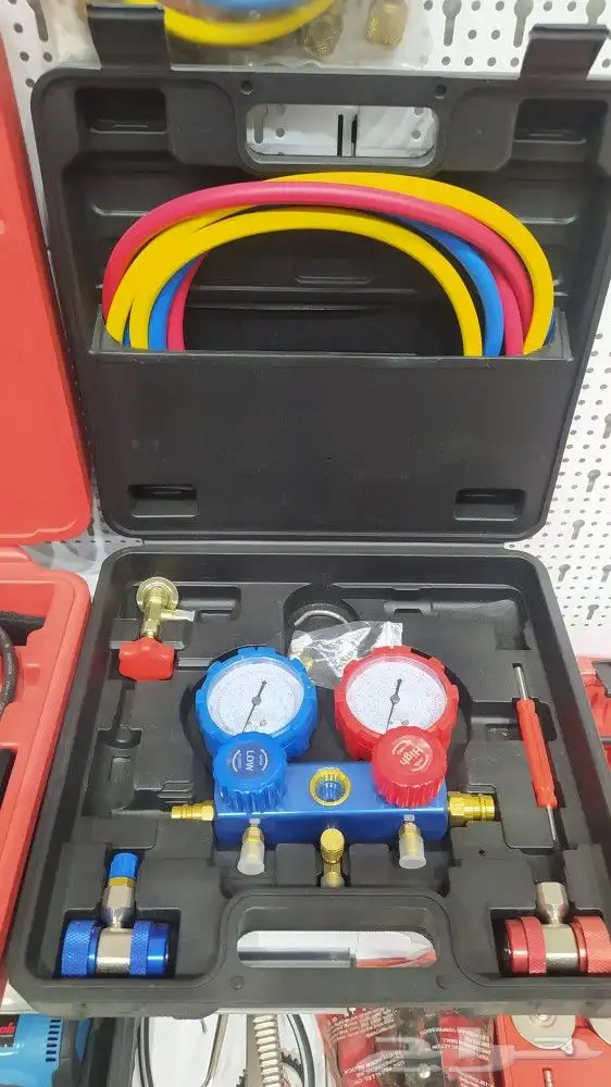 لبيع جميع انواع العدد والمعدات وتجهيز المغاسل ولورش 45