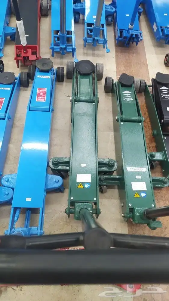 لبيع العدد والمعدات الصناعية 44