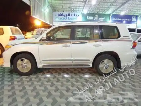 خط لاند كروزر وكاله 7