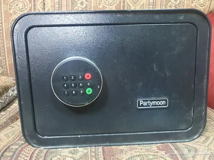 للبيع خزنه رقميه ومفتاح لحفظ المال والاوراق المهمه 0