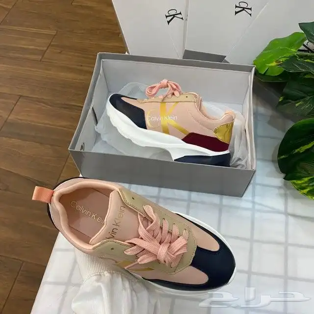 شوزات كالفن كلاين نسائي درجة اولي 8