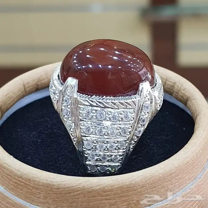 خاتم عقيق يماني كبدي مزعفر فاخره 4