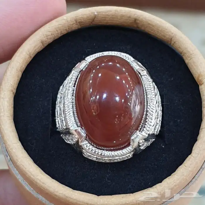 خاتم عقيق يماني كبدي مزعفر فاخره 3