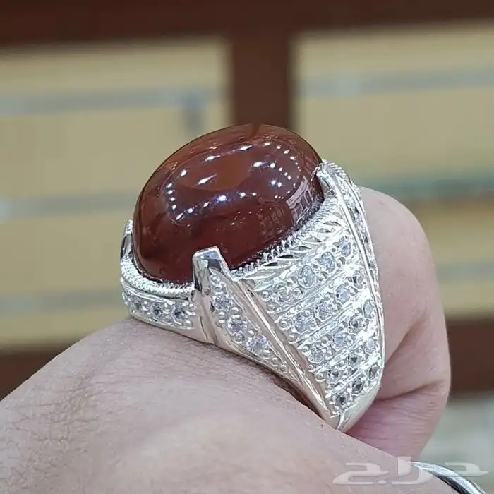 خاتم عقيق يماني كبدي مزعفر فاخره 1