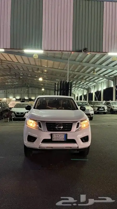 نيسان -نافارا 0