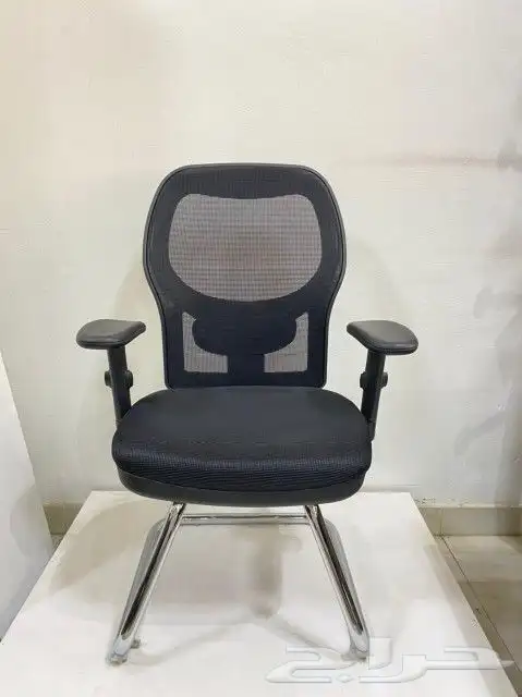 كراسي مكاتب منوعه متحركة وثابتة 8