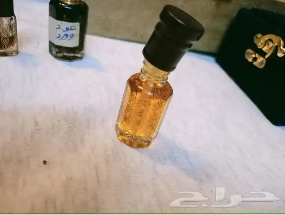 دهن عود وخشب عود صافي وخلطات وادهان أخرى مسك عنبر ياسمين ورد 3