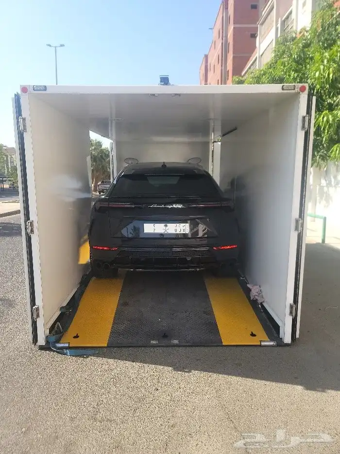 سطحه مغطاه من جده الى دبي وبلعكس 1