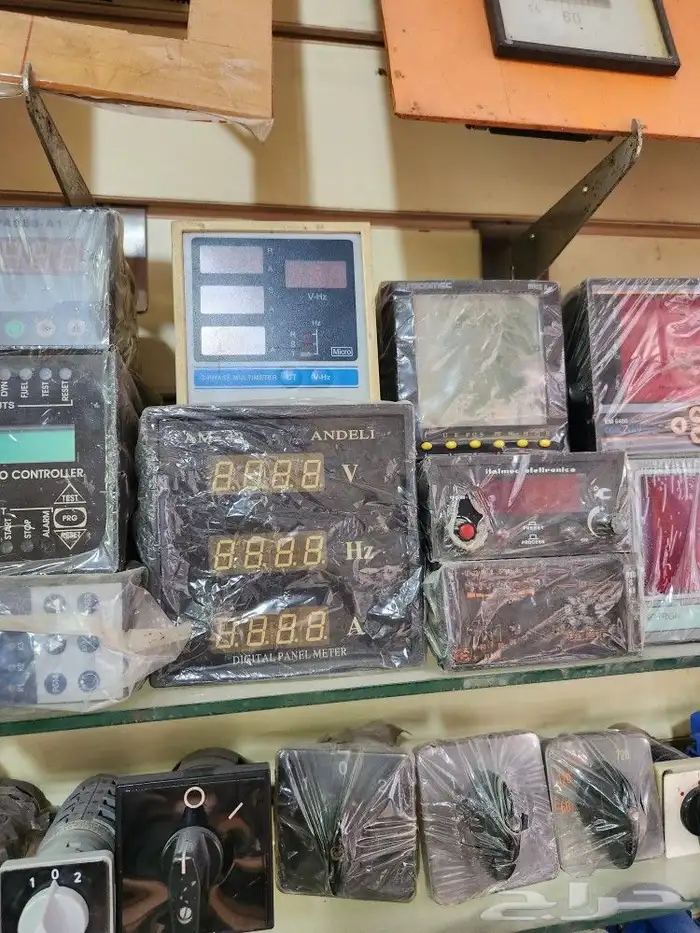 القطع الكهربائية للمعدات والمولدات والمعدات الصناعيه 20
