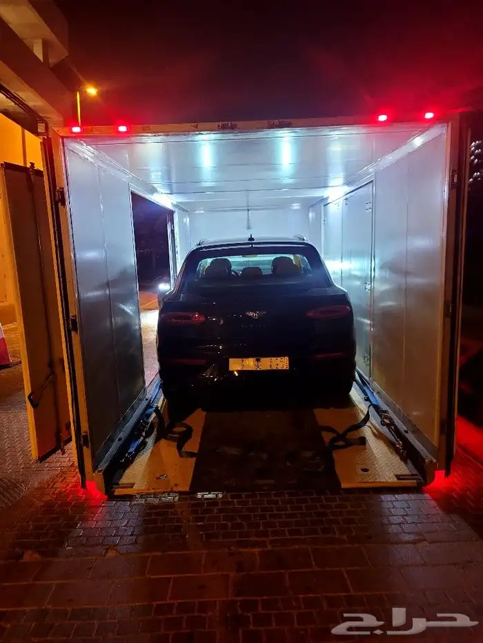 سطحه مغطاه من جده الى دبي وبلعكس 5