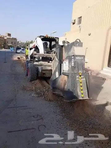 تنفيذ اعمال اسفلت وتربة 2