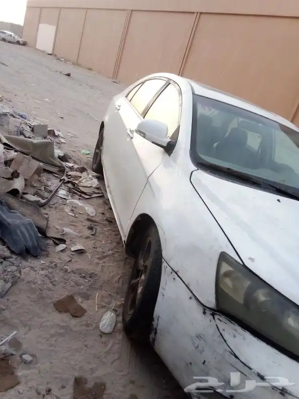 يوجد لدينا جربكس مكينه وجميع قطع غيار السيارات جيلي 2