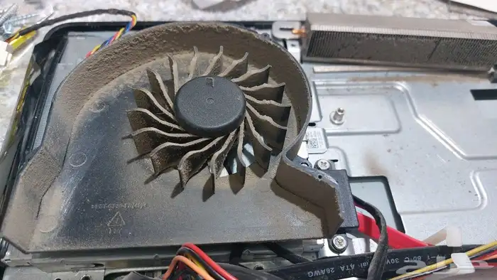 المهندس صيانه كمبيوتر برمجه استلم من منزل بعد الاصلاح 38