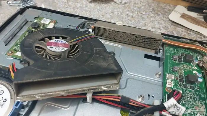 المهندس صيانه كمبيوتر برمجه استلم من منزل بعد الاصلاح 40