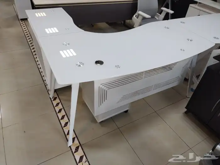 طاولات مكتبية عروض 4