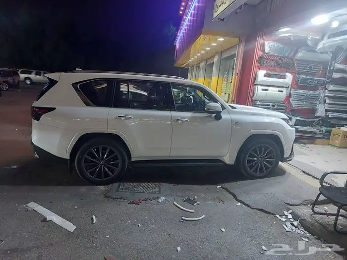 ازياق اف سبورت لكزس 23 9