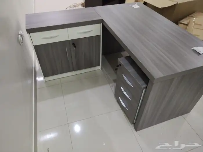 طاولات مكتبية عروض 1