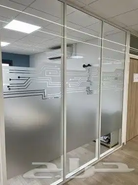 طباعة وتفصيل ستائر دعائية ستاند رول اب و بوب اب استيكر ثلجي 29