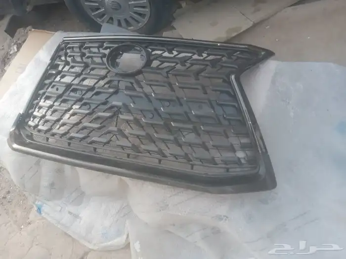 صدام صالون لكزس2015 و 2020 مع شبك وكشاف صدام 11