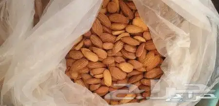 اللوز بقشر وبدون قشر وزبيب الحماط والعنب المجفف 5