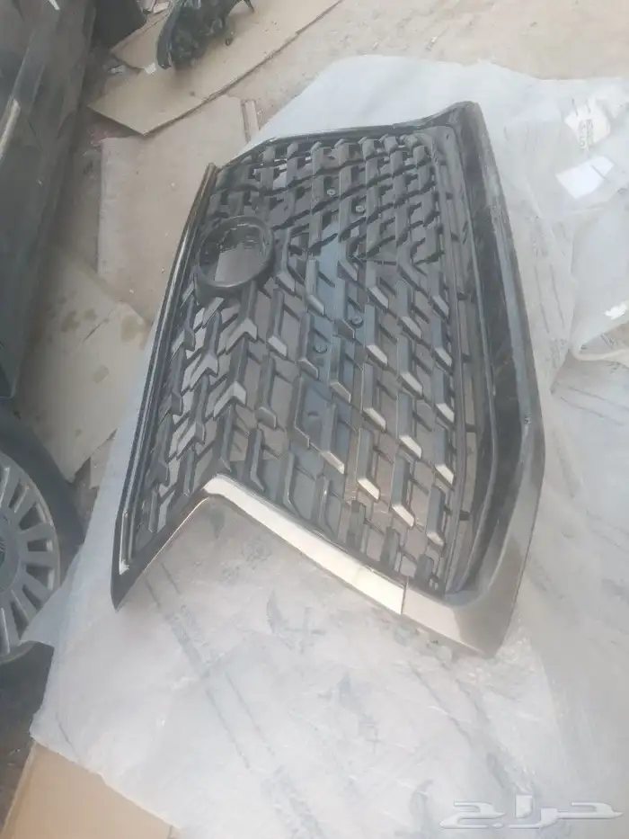 صدام صالون لكزس2015 و 2020 مع شبك وكشاف صدام 13