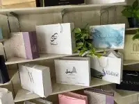 طباعة بوكسات حلويات علب شاورما اكياس عبايات ليبل قماش تاق 6