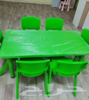 طاولات وكراسي ملونة للأطفال 3