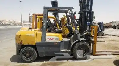 رافعات شوكية (forklift) للإيجار 4