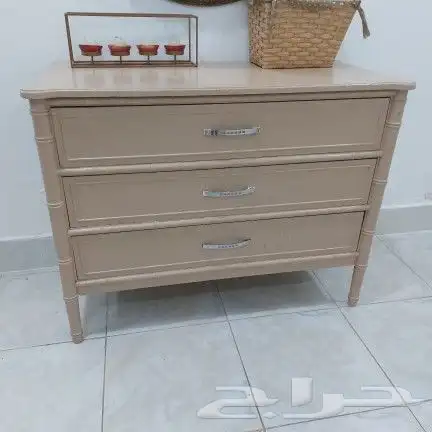 للبيع مستعجل كمدينه بدون مرايه وطاوله 0