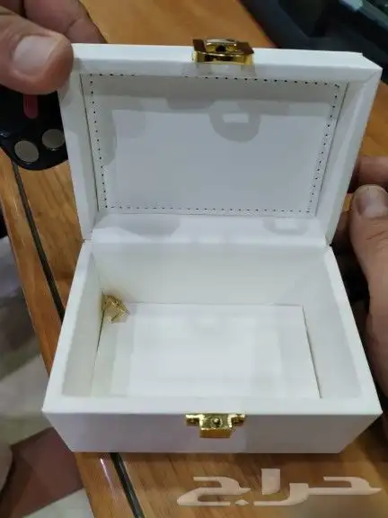 طباعة وتفصيل شنط وبوكسات جلد وقماش و حقائب جميع المقاسات 1