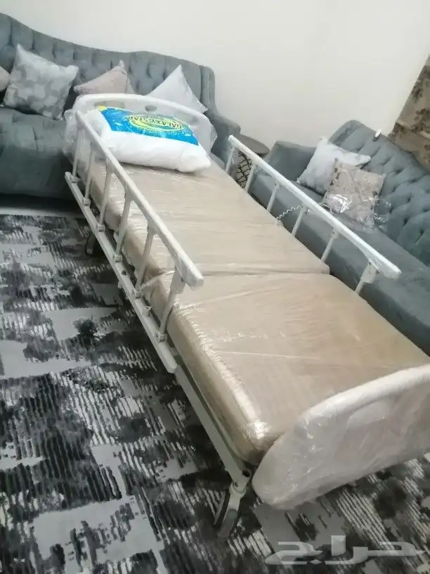 سرير طبي كهربائي شبه جديد 1