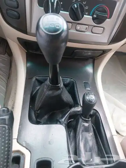 لاندكروزر 2005 تم البيع تم البيع 27