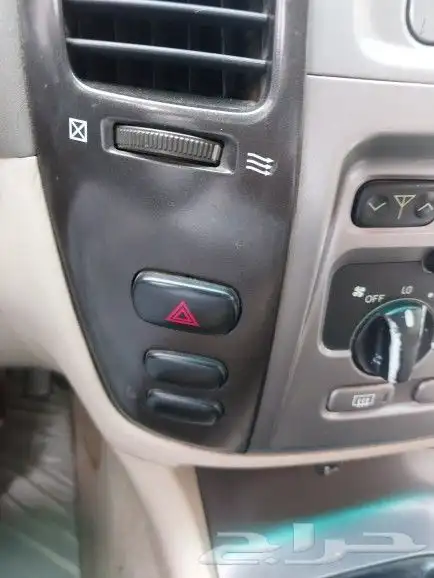 لاندكروزر 2005 تم البيع تم البيع 28