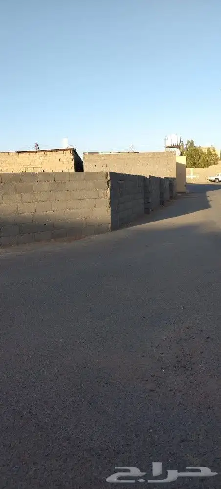 حوش للبيع او للأجار وصط حي الرويعات 0