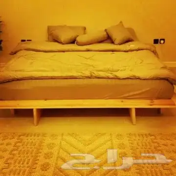 تفصيل سرير و طاوله كلاسيكي من الخشبه 1