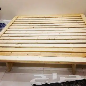 تفصيل سرير و طاوله كلاسيكي من الخشبه 2