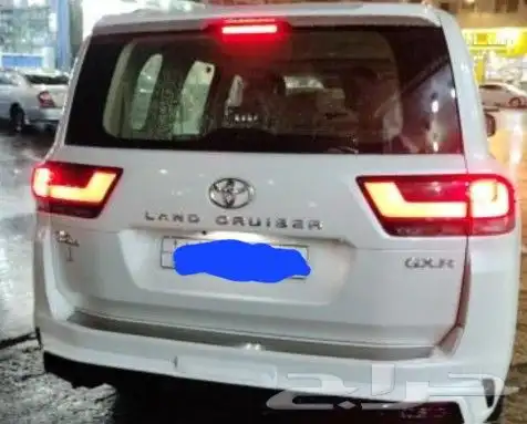 يوجد لدينا صاجه صدام خلفي نفس جودت الوكاله حق جيب لند كروز2 2