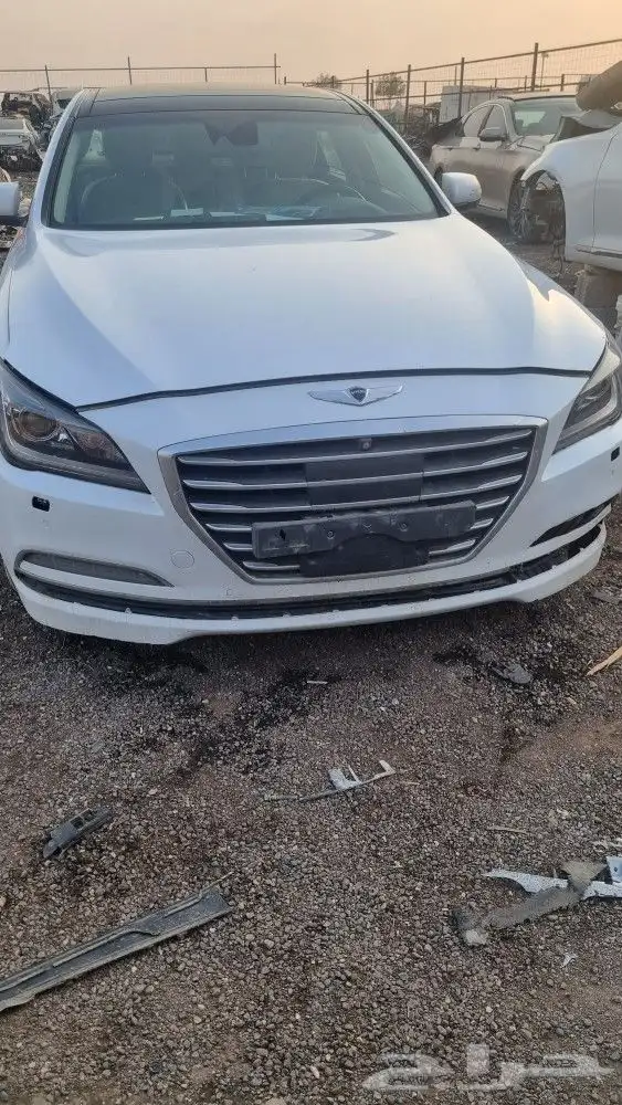 جنسس رويال 8سرندل ببيع قطع غيار جنسس مستعمل نظيف تشليح 0