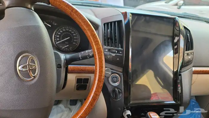 اصلاح شاشات التسلا الكبيرة الطافيه جيب لاندكروزر 2015 3