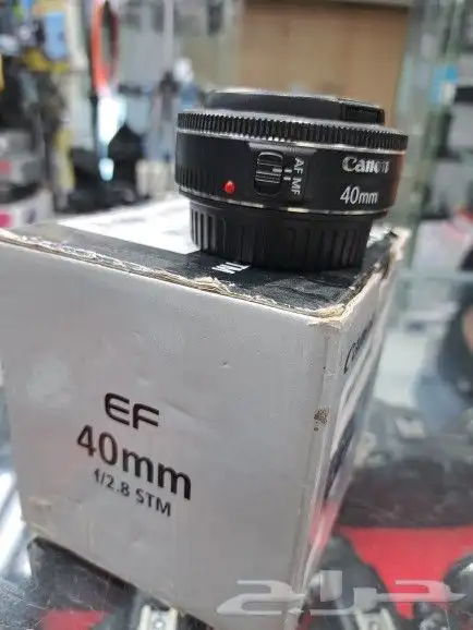 عدسة كانون 40 1