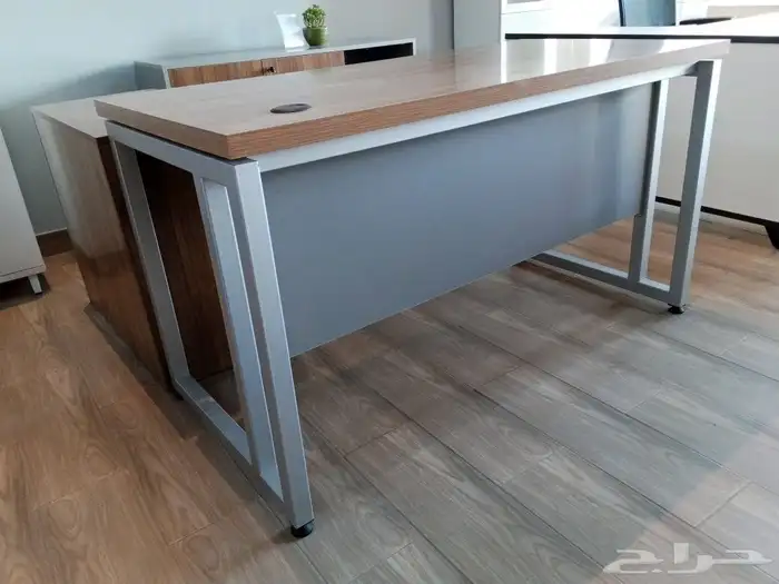 تصنيع مكتب بني وارجل حديد رمادي 1