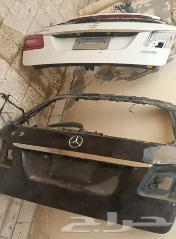 باب خلفية لسيارة مرسيدس بكس 2012 1