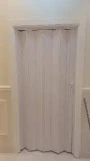 باب خشب . باب سحاب . باب جلد . بلاستيك . باب كرديون . أ 2
