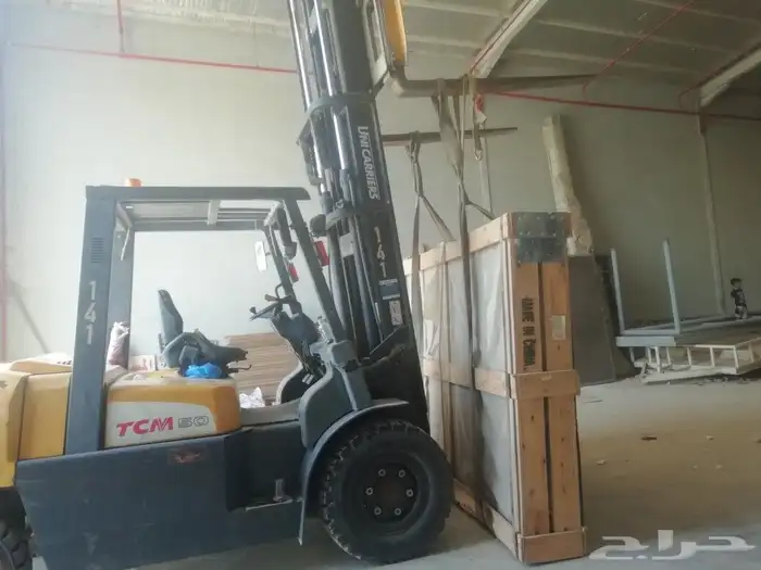تأجير الرافعات الشوكية بجميع الأحجام (forklift) 1