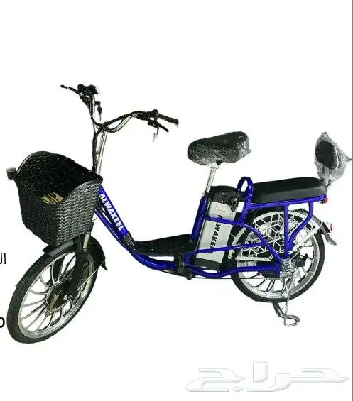 سكوتر كهربائي ودراجة هوائية باللون الأزرق 0
